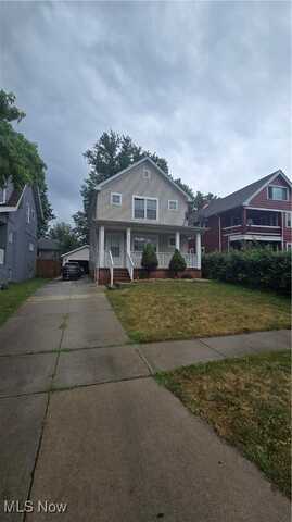 853 Helmsdale Road, Cleveland Heights, OH 44112