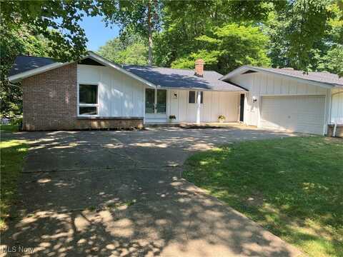 1152 Berwick Lane, South Euclid, OH 44121