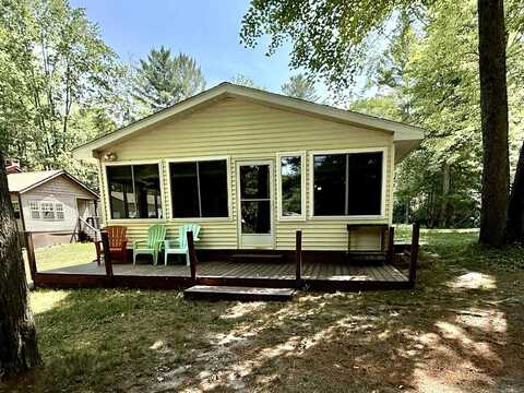 4553 River, Alger, MI 48610