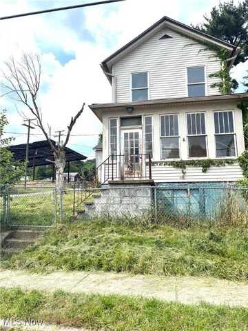1001 Ambrose, East Liverpool, OH 43920