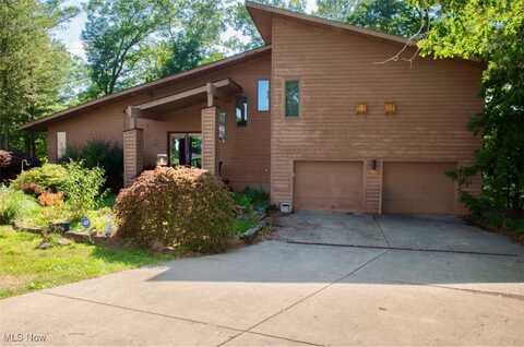 31 Cherokee Drive, Girard, OH 44420