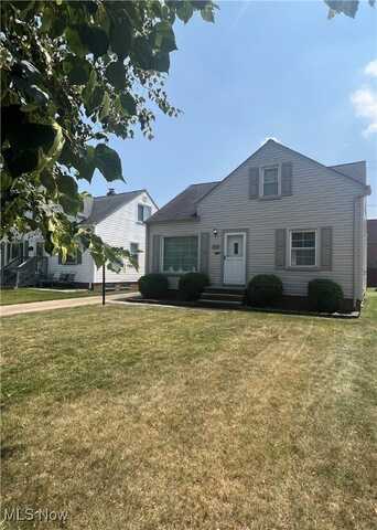 7501 Ira Avenue, Brooklyn, OH 44144