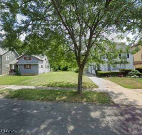 907 Nela View Road, Cleveland Heights, OH 44112