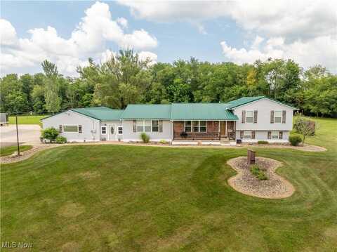 4176 Lunar Road NE, Carrollton, OH 44615