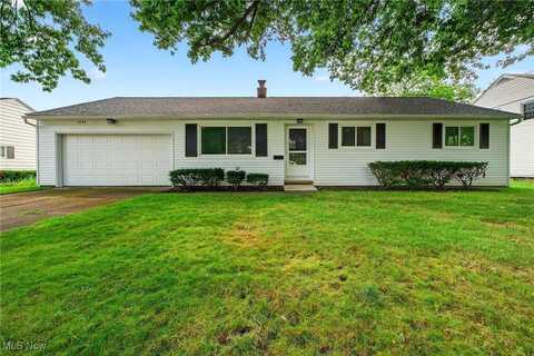 2735 W Asplin Drive, Rocky River, OH 44116