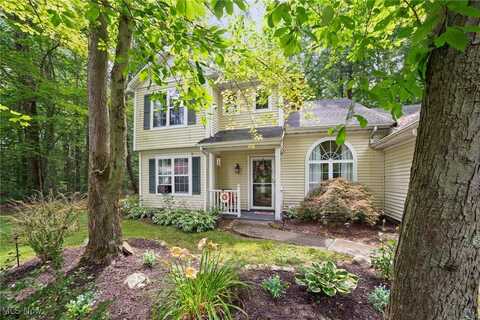 938 Long Shadow Lane, Rome, OH 44085