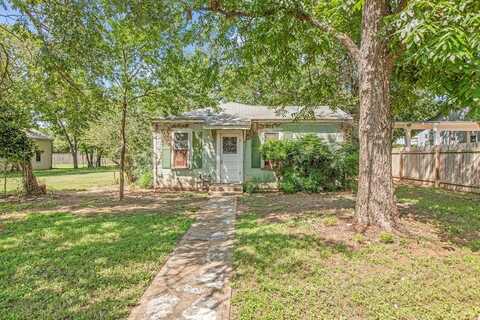 306 College St, Fredericksburg, TX 78624