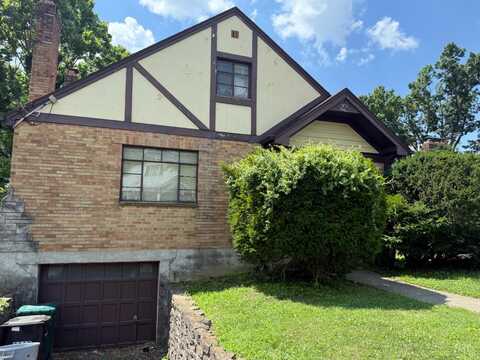 2927 Lawndale Avenue, Cincinnati, OH 45212