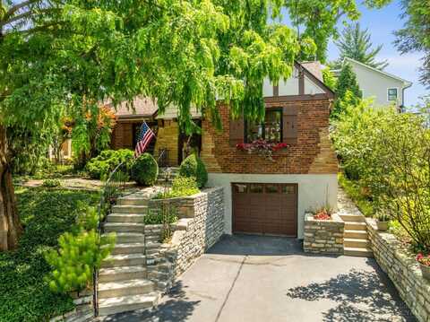 3518 Victoria Place, Cincinnati, OH 45208