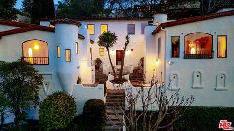 3700 Arbolada Rd, Los Angeles, CA 90027