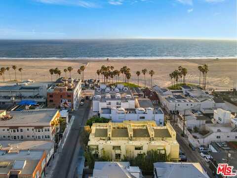 25 Brooks Ave, Venice, CA 90291