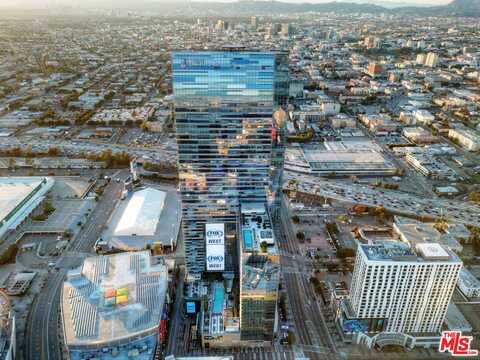 900 W Olympic Blvd, Los Angeles, CA 90015