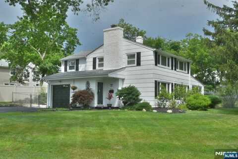 16 Malcolm Street, Waldwick, NJ 07463