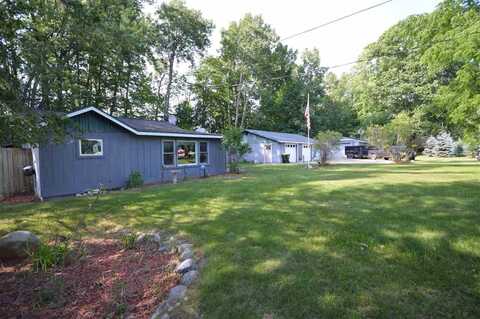 416 Hemlock St., Boyne City, MI 49712