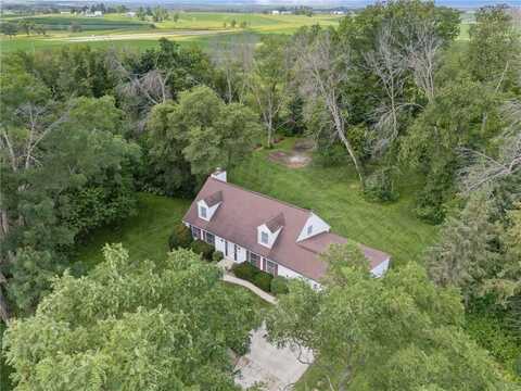 5 Hillcrest Heights Lane, Mount Vernon, IA 52314