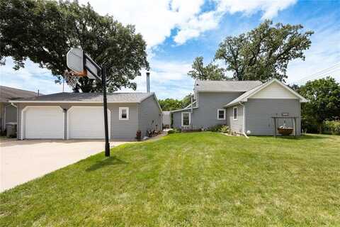 701 E 1st Street, Anamosa, IA 52205