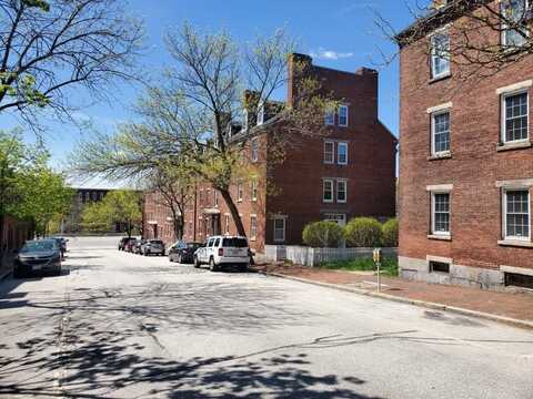 125 W. Merrimack Street, Manchester, NH 03101