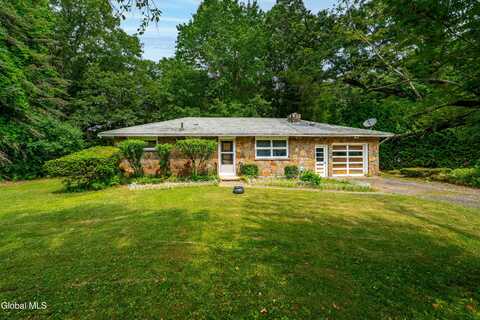 849 Whitney Drive, Niskayuna, NY 12309