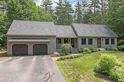 31 Friar Tuck Way, Wolfeboro, NH 03894