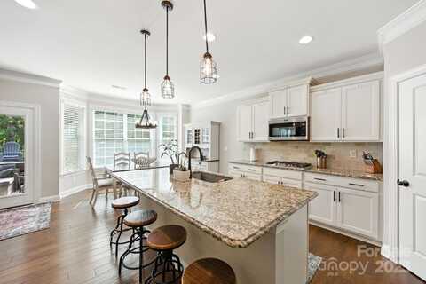 126 Canoe Pole Lane, Mooresville, NC 28117