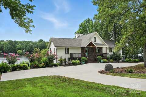 215 Barber Loop, Mooresville, NC 28117