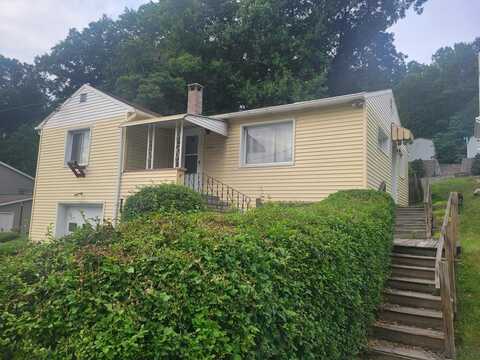 507 Eisenhower Blvd., Johnstown, PA 15904