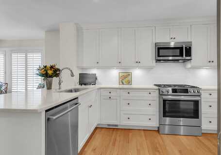 9 Back Court, Isle of Palms, SC 29451