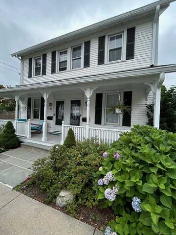 14 Pratt Street, Essex, CT 06426