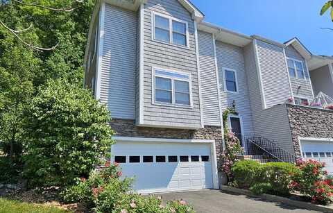 46 Stetson Place, Danbury, CT 06811