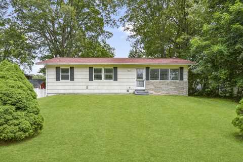 198 Macon Drive, Bridgeport, CT 06606