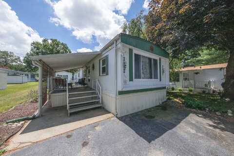 136 Hunters Road, Norwich, CT 06360