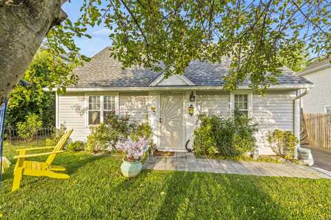 15 Albin Road, Stamford, CT 06902