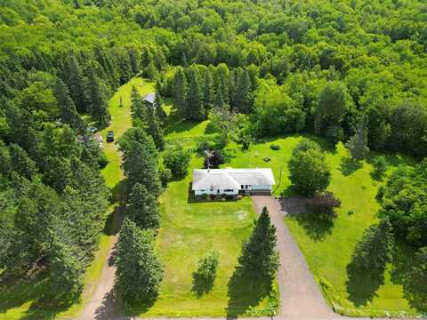 532 Caribou Tr, Lutsen, MN 55612