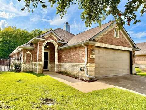 816 Claycourt Circle, Fort Worth, TX 76120