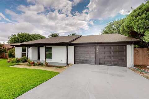 1041 Mckinley Street, Benbrook, TX 76126