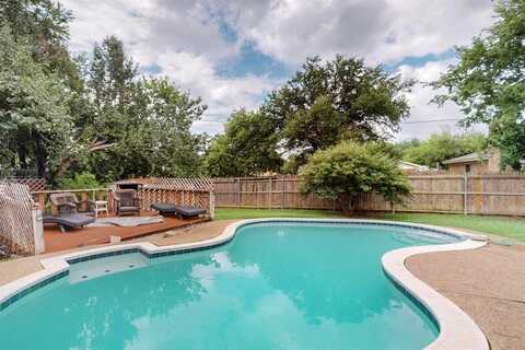1041 Mckinley Street, Benbrook, TX 76126