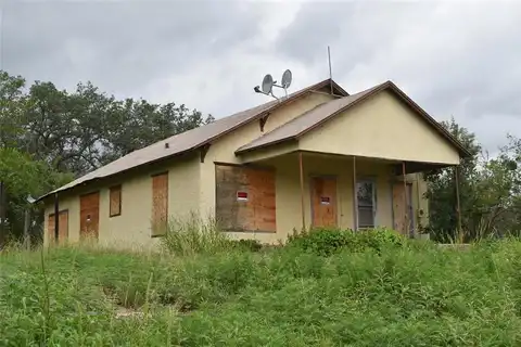 900 S Cypress Street, Brady, TX 76825