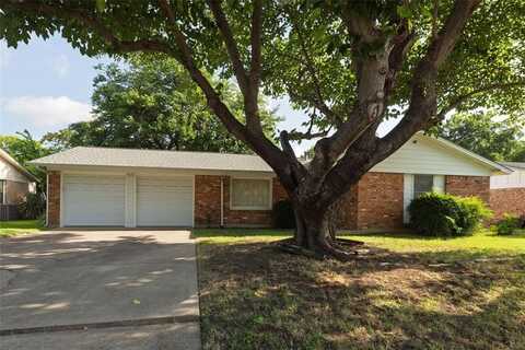 5621 AMMONS Street, Haltom City, TX 76117