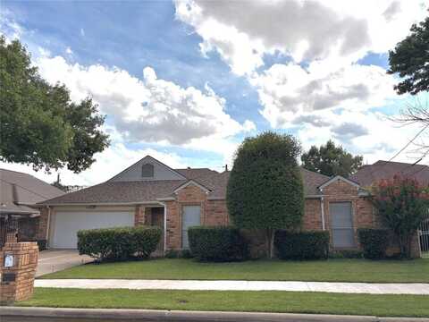 4124 High Crest Drive, Irving, TX 75061