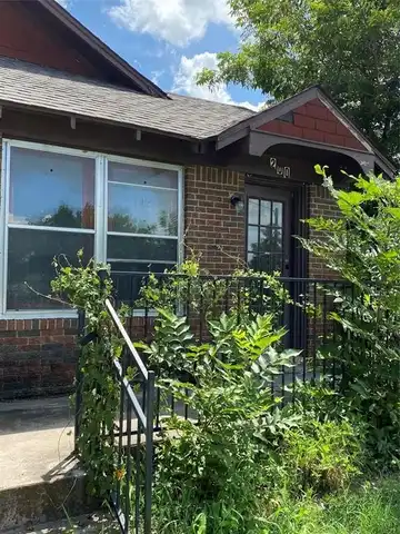 200 Marquette Avenue, Azle, TX 76020