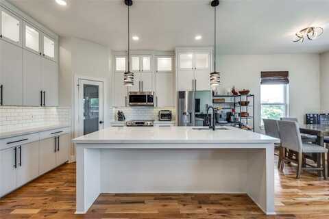 315 Delatorre Street, Trenton, TX 75490