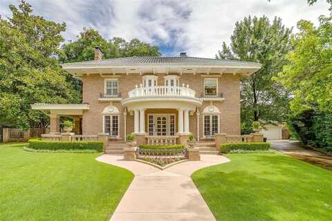 1945 Chatburn Court, Fort Worth, TX 76110