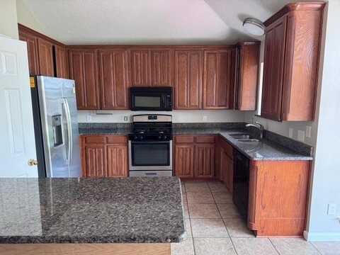 8800 Creede Trail, Fort Worth, TX 76118