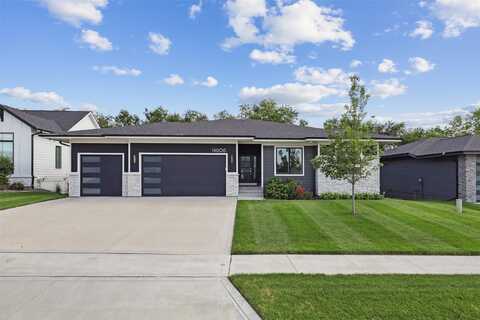 14606 Sutton Drive, Urbandale, IA 50323