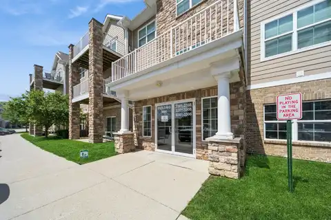 8350 EP True Parkway unit: 3306, West Des Moines, IA 50266