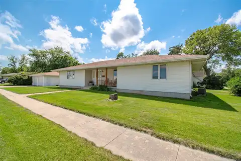 522 N 10th Street, Winterset, IA 50273