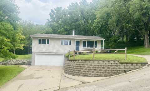 2055 Jansen, Dubuque, IA 52001