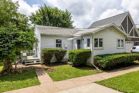 380 Sherwood, East Dubuque, IL 61025