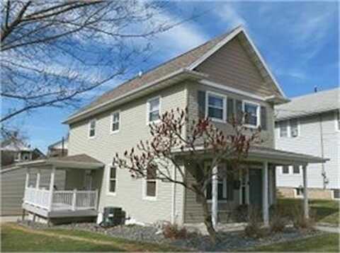 691 N Booth, Dubuque, IA 52001