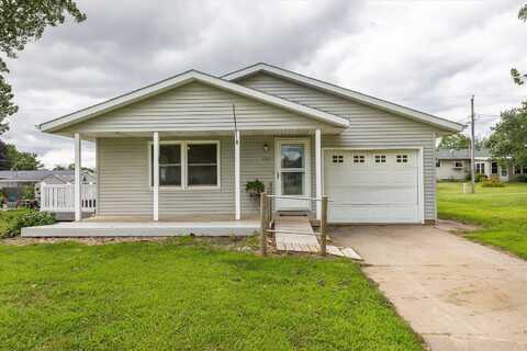 406 Cynthia, Maquoketa, IA 52060